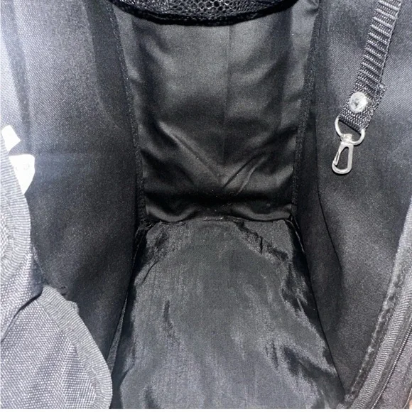 Zuca Ice Skate Bag With Seat Cushion Cover and Light Up Wheels - Picture 5 of 16